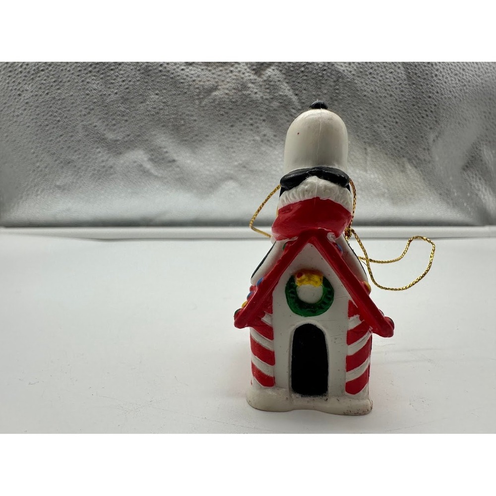 Vintage Peanuts Snoopy Woodstock Christmas Ornament Doghouse Santa Hat PVC - Picture 4 of 6